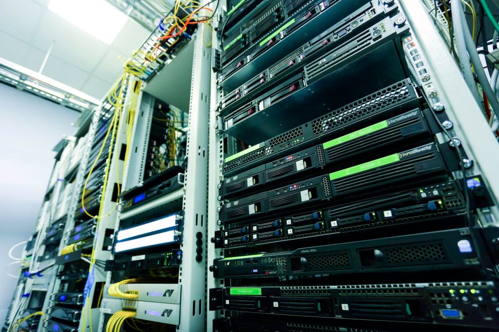 High-performance servers supporting demanding AI workloads